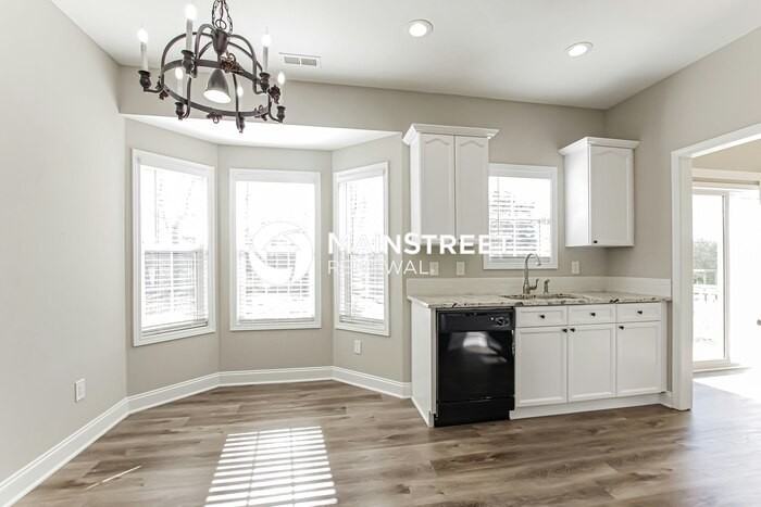 108 Hunters Trace Dr - Photo 5 of 17