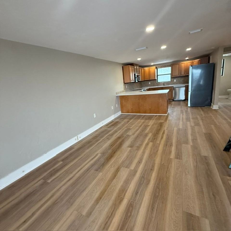 2289 Surf Rd - Photo 4 of 13
