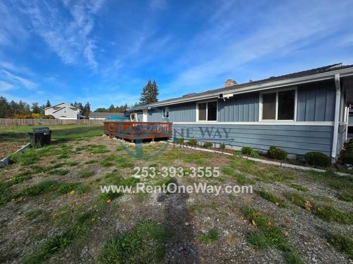 25502 Mountain Hwy E - Photo 2 of 21