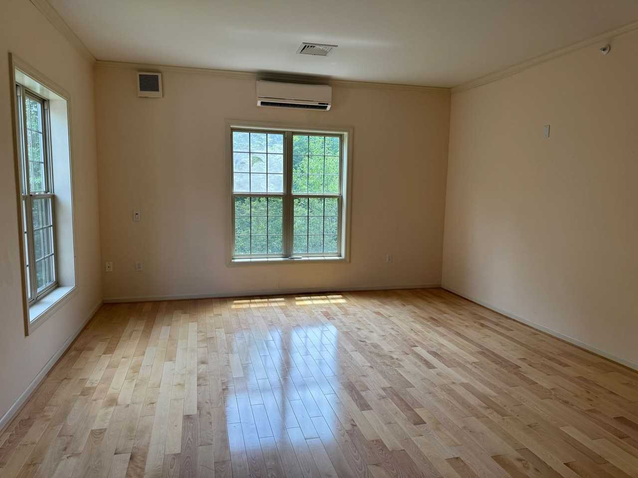 85 S Main St #11 - Photo 3 of 10