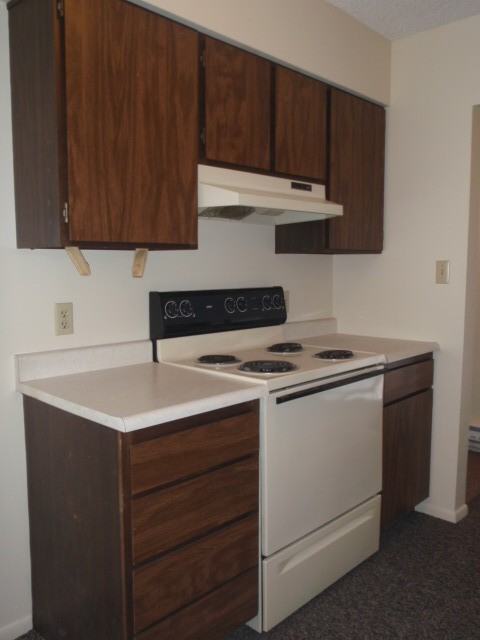 3020 S Garfield St #4 - Photo 5 of 20