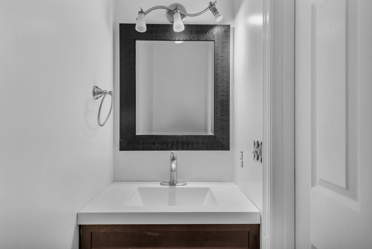 241 Wood Forge Cir - Photo 4 of 35