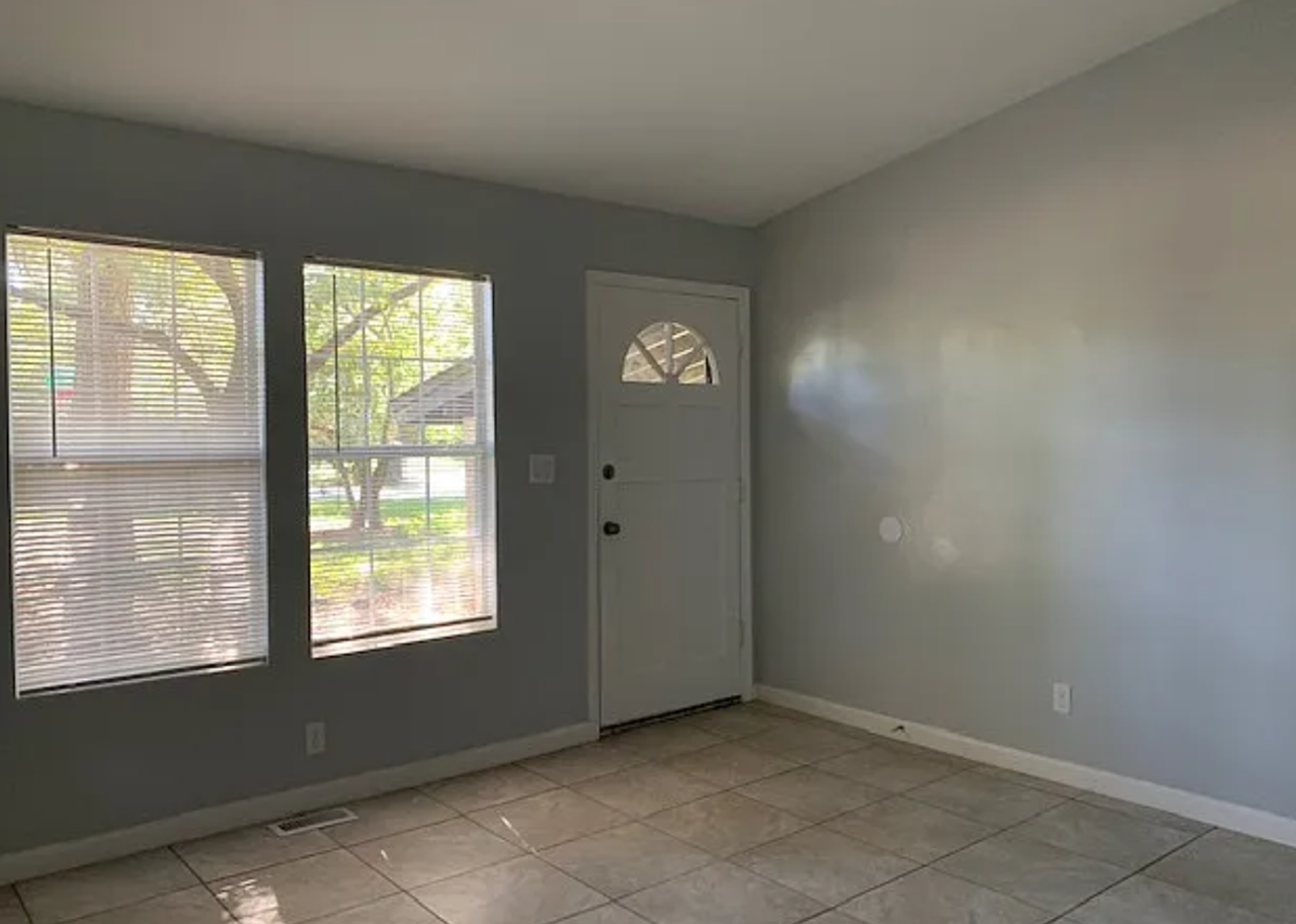 3009 Hillsboro Rd Sw - Photo 4 of 9