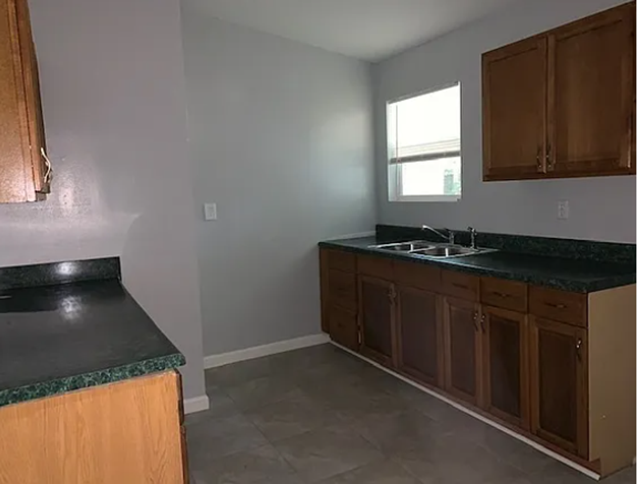 3009 Hillsboro Rd Sw - Photo 5 of 9