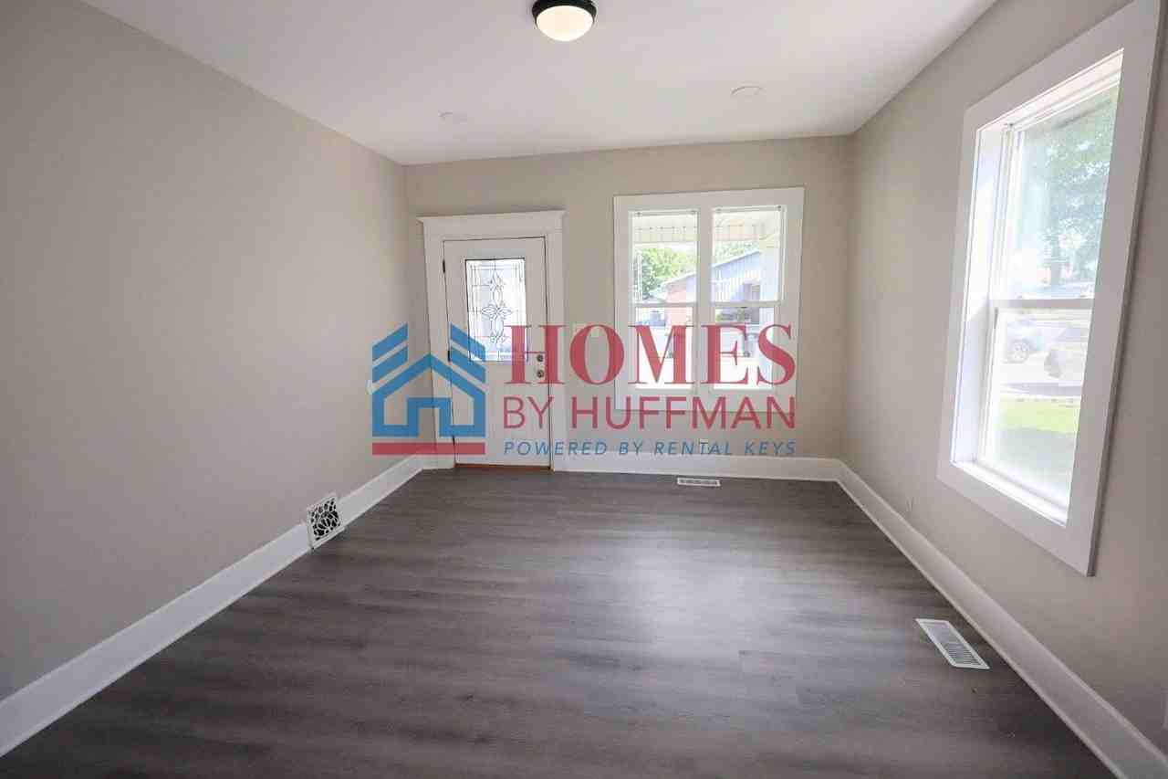 605 Madison Ave - Photo 3 of 19
