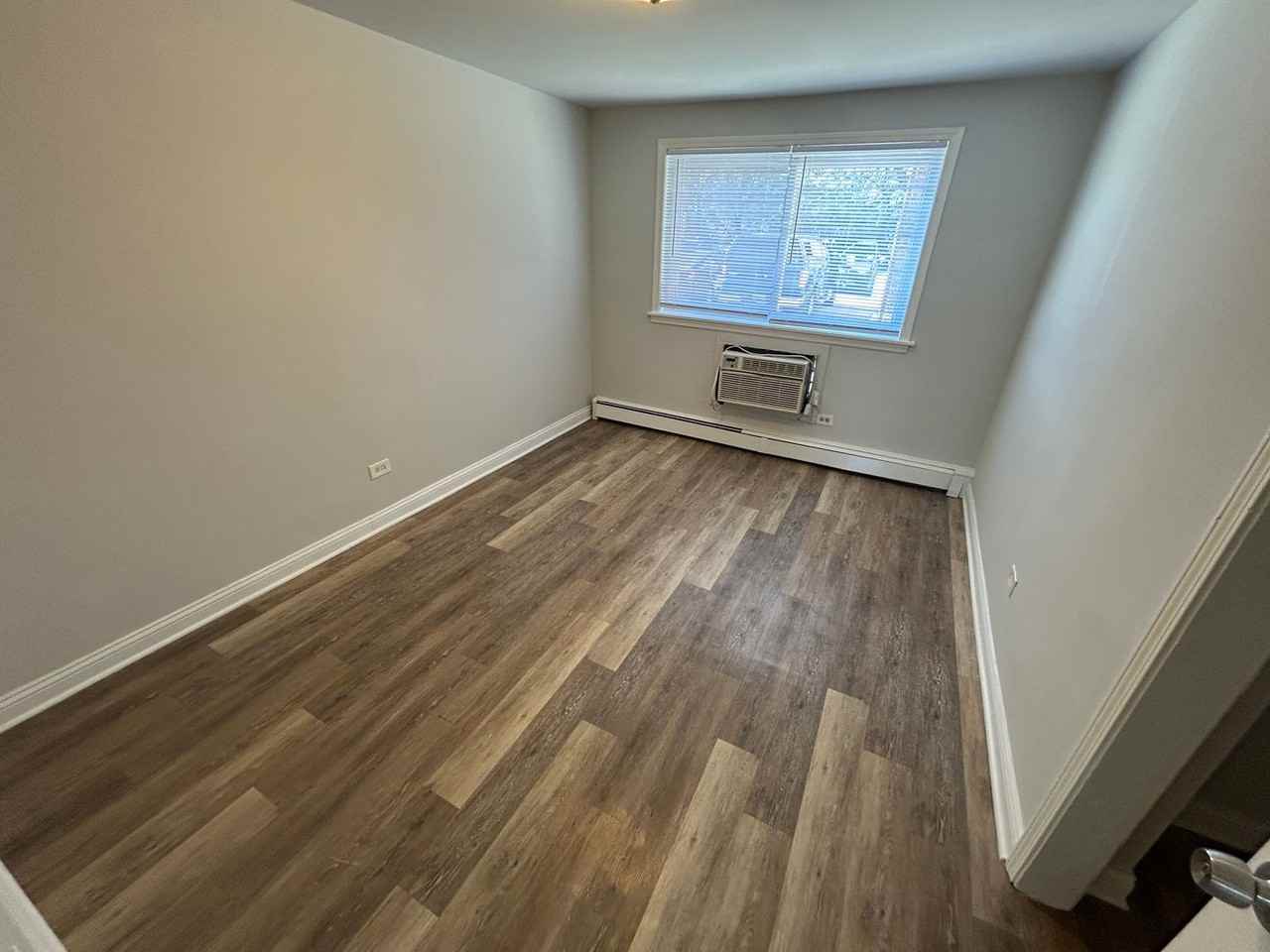 14501 Torrence Avenue - Photo 6 of 15