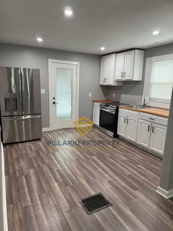 3906 Hoyt Ave - Photo 2 of 9