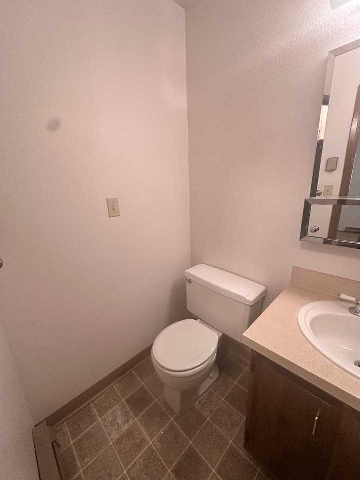1013 1013 & 1021 & 1033 Kirkland Ave NE - Photo 6 of 12