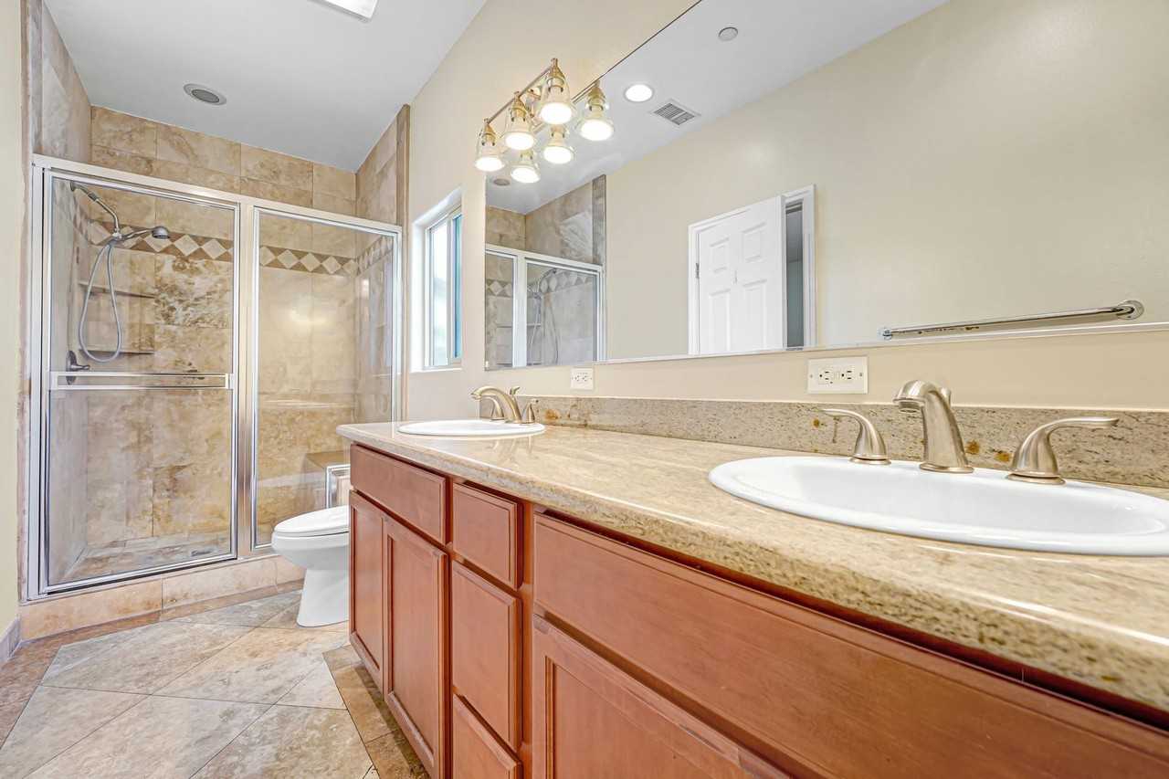 15612 Van Ness Ave - Photo 5 of 9