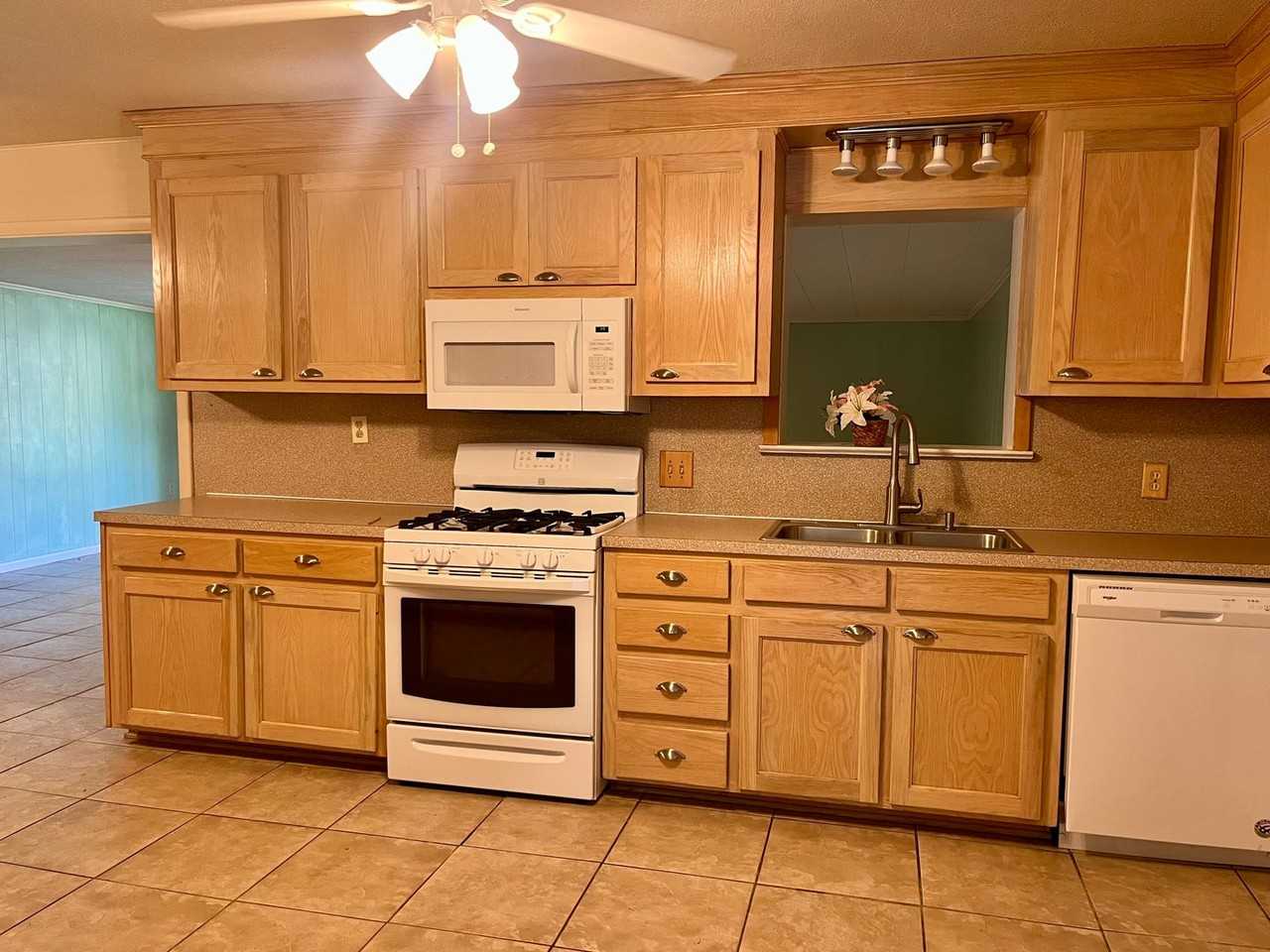 9760 Judi Ave - Photo 5 of 18