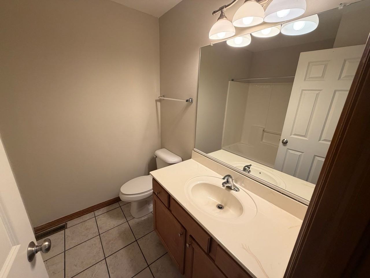 545 Birch St - Photo 4 of 6