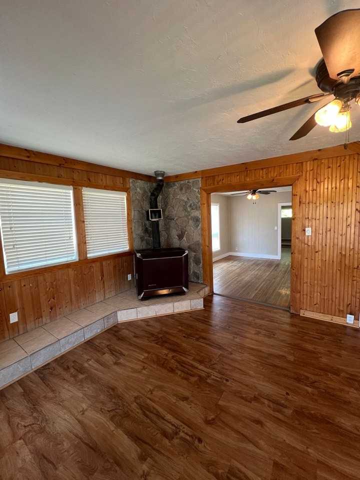 4586 60th St - Photo 4 of 20