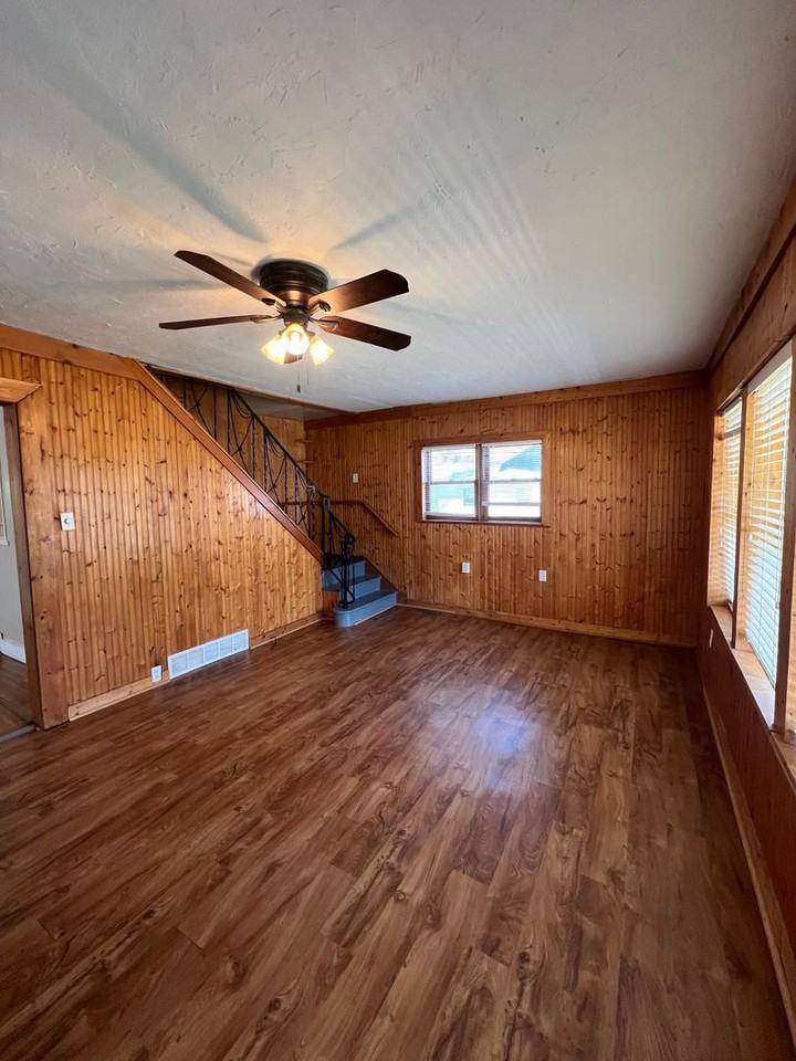 4586 60th St - Photo 5 of 20