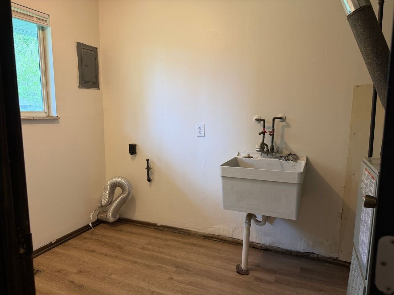 3015 Bollinger Ave Ne - Photo 6 of 7