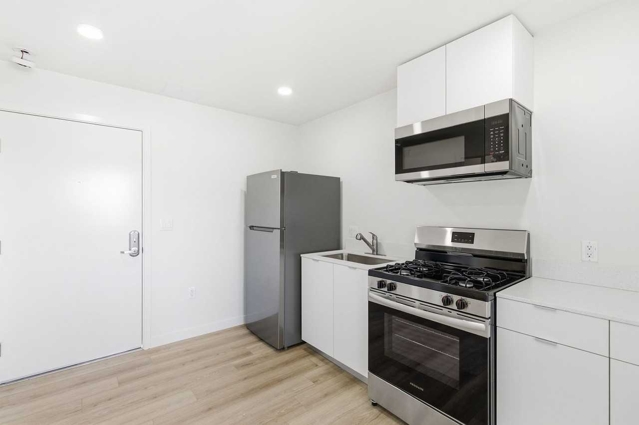 7655 San Pedro Street - Photo 3 of 26