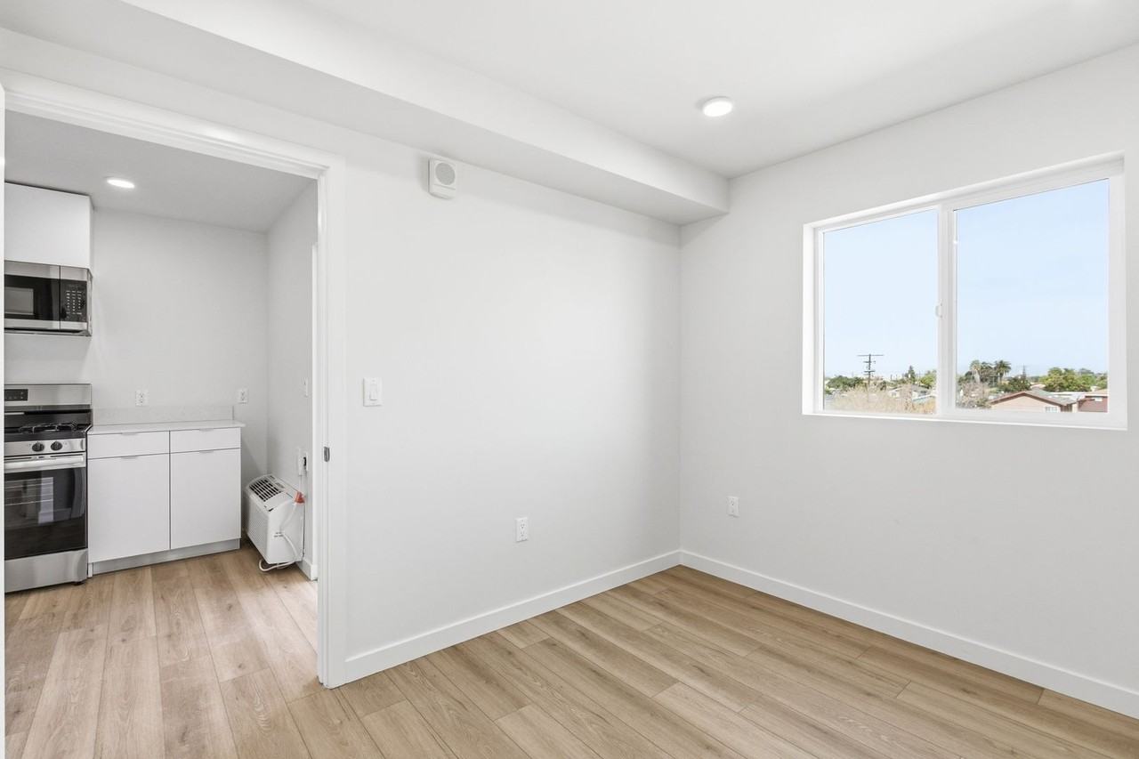7655 San Pedro Street - Photo 6 of 26