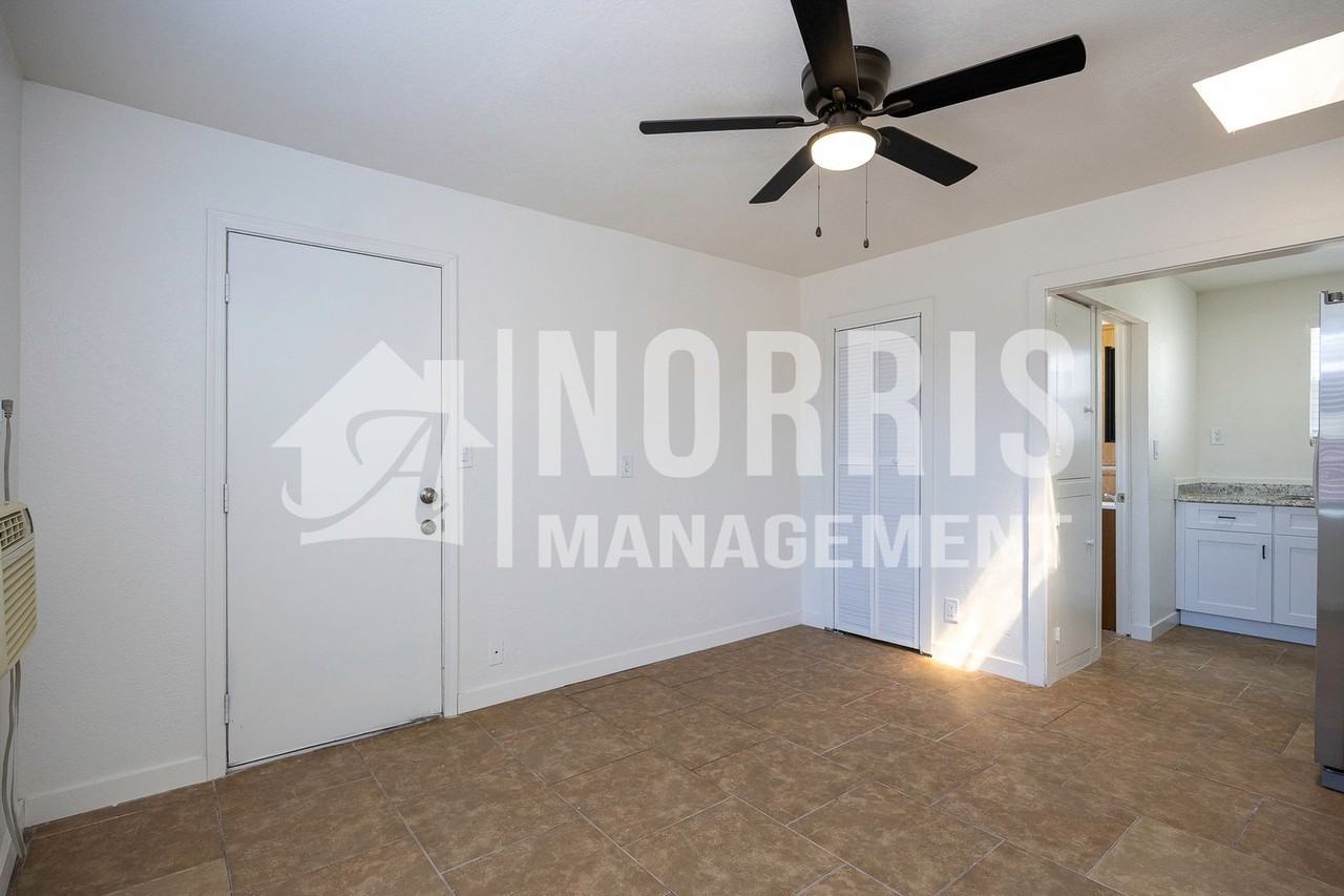 104 1/2 E 10th St - Photo 3 of 9