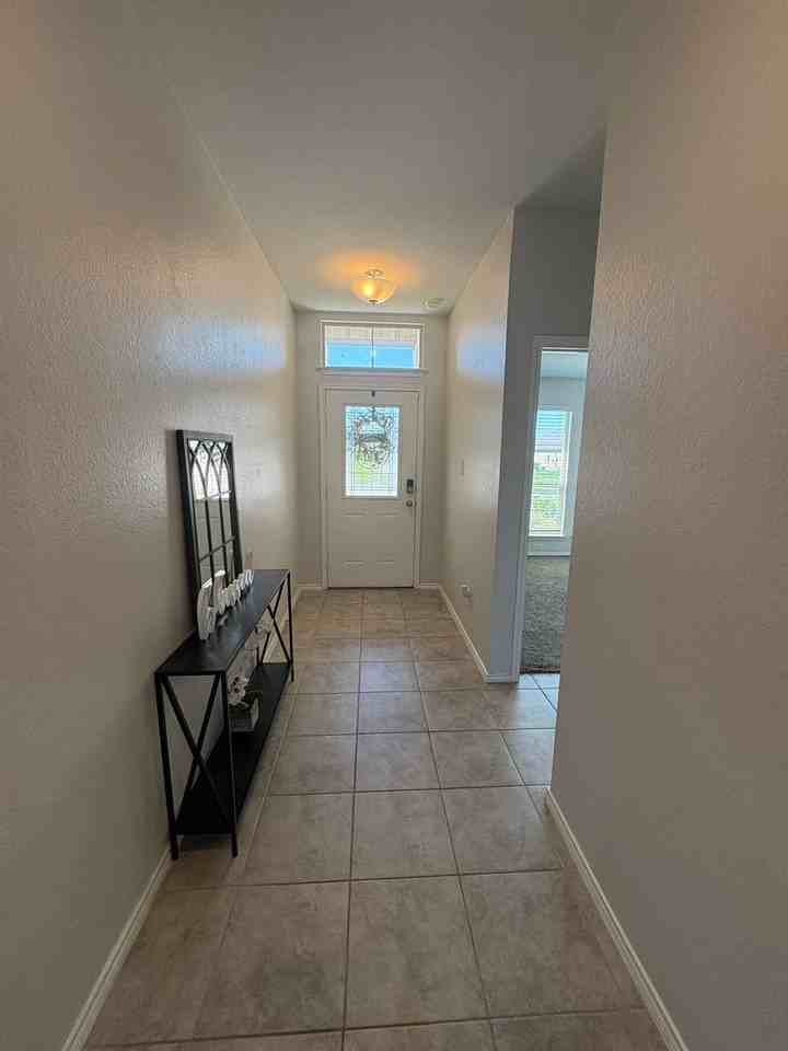 2408 Corradino St - Photo 2 of 10