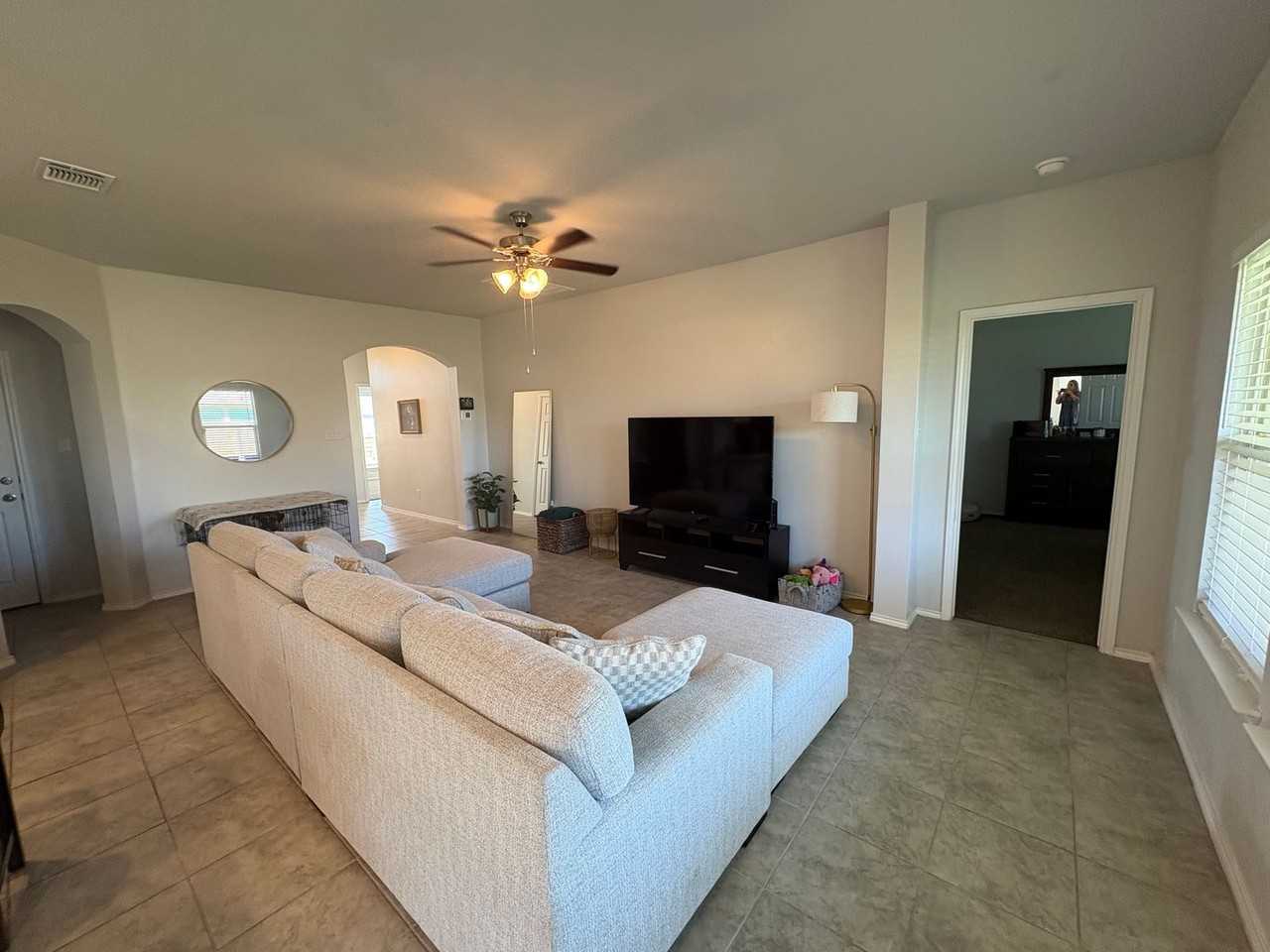 2408 Corradino St - Photo 7 of 10
