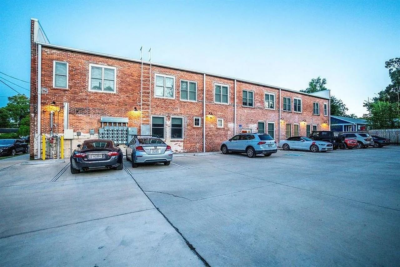 Modern, Industrial Flats in Tampa Heights - Photo 4 of 11