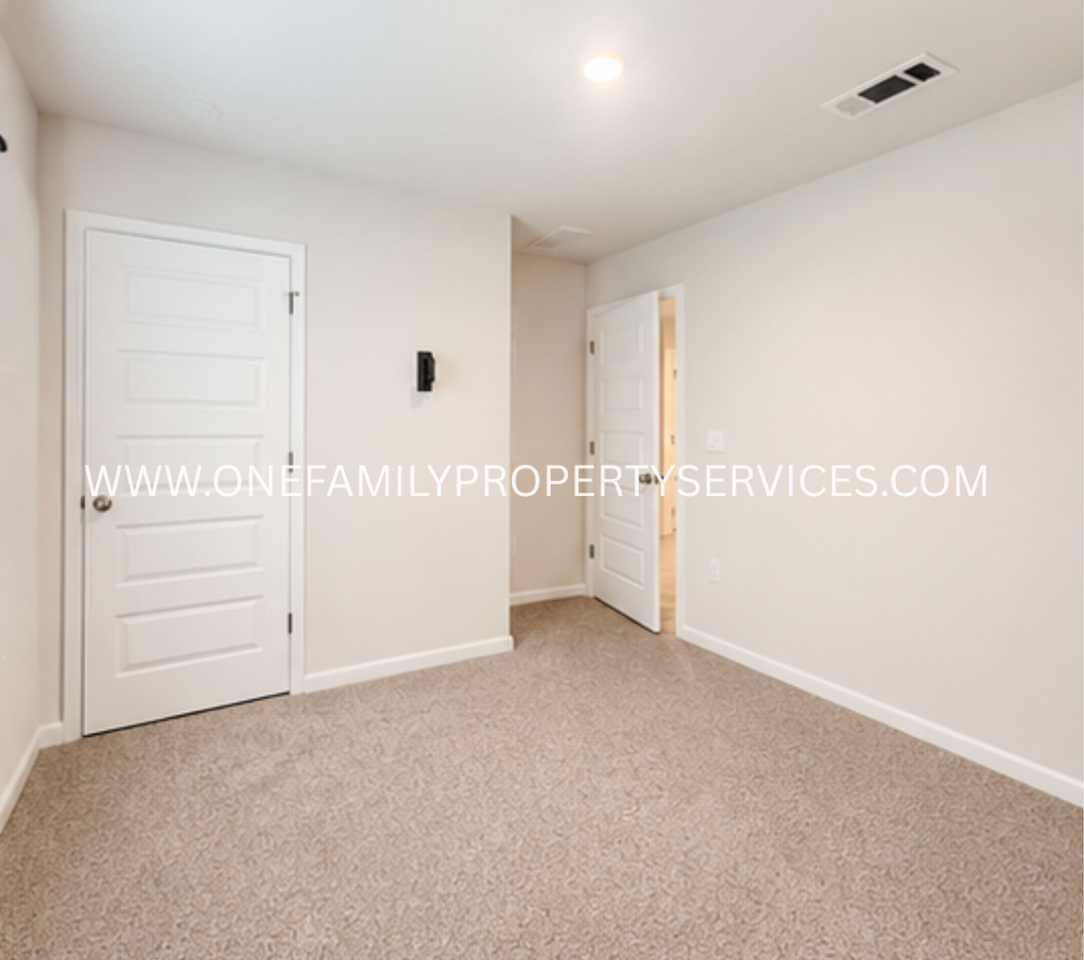 2606 Saltgrass Way - Photo 4 of 15
