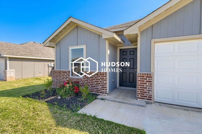 7045 Phoenix Dr - Photo 3 of 14