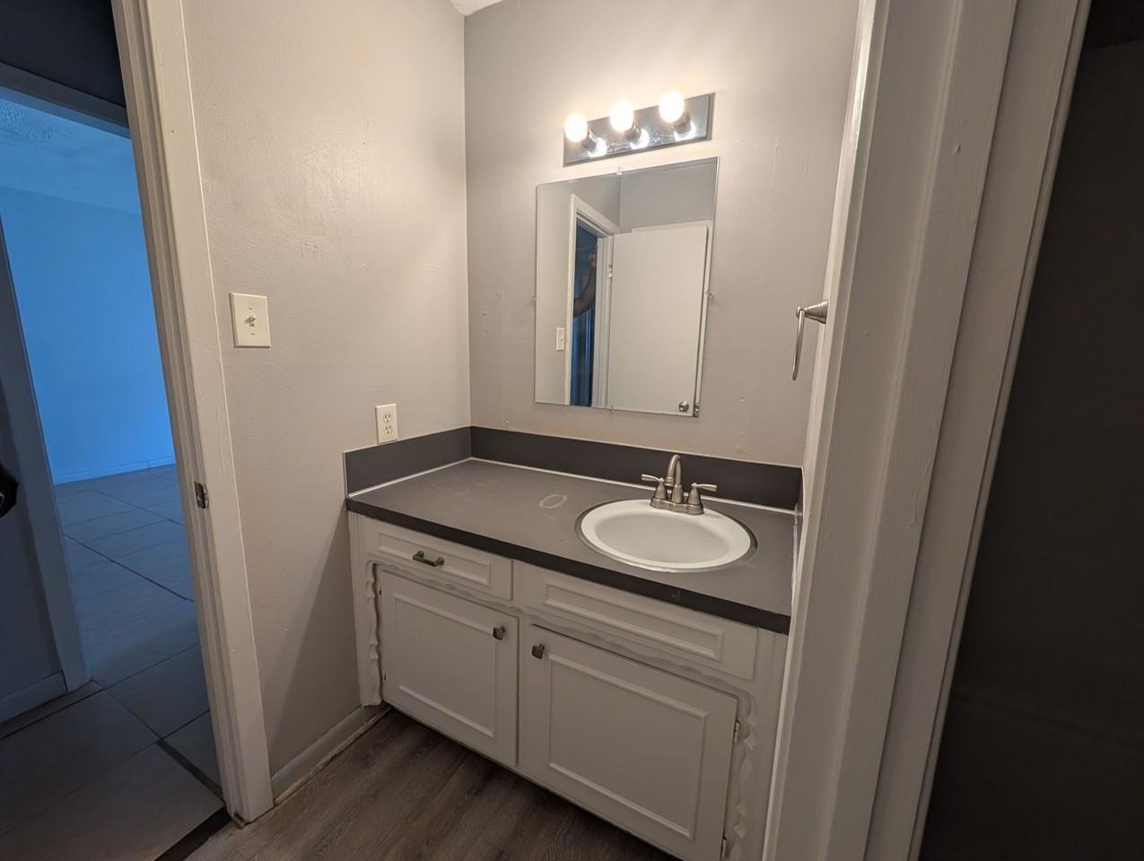 2400 Brookridge Dr #8 - Photo 5 of 6