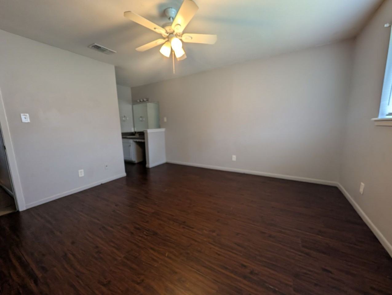 2400 Brookridge Dr #8 - Photo 6 of 6