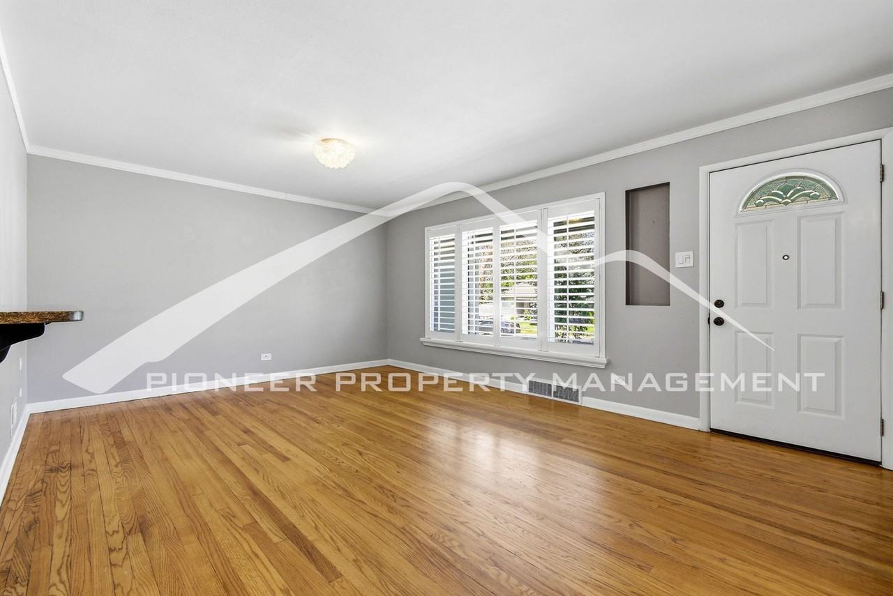 3025 S Harrison St - Photo 6 of 26