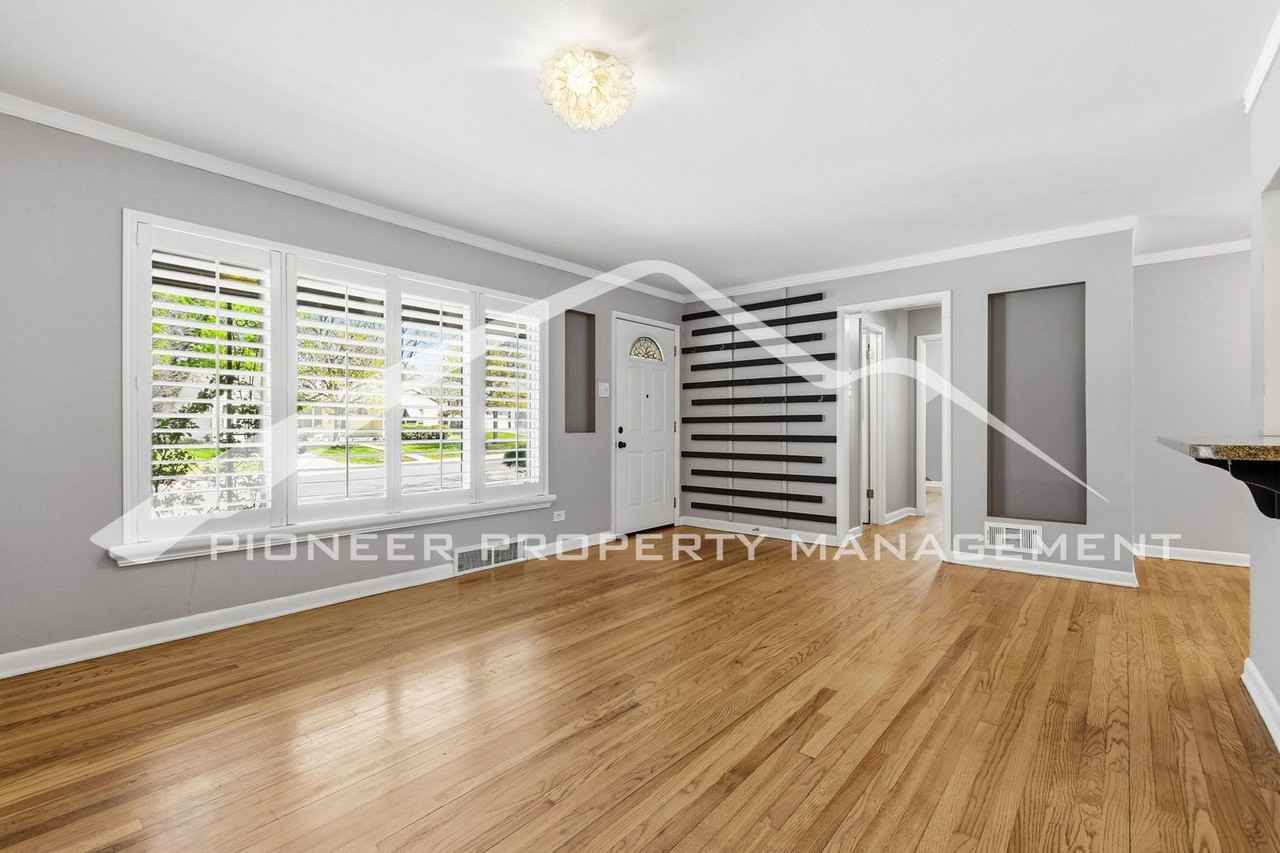 3025 S Harrison St - Photo 7 of 26