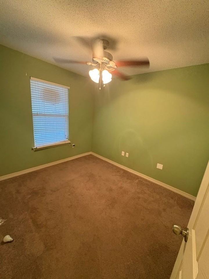 311 Dahlquist Dr - Photo 7 of 23