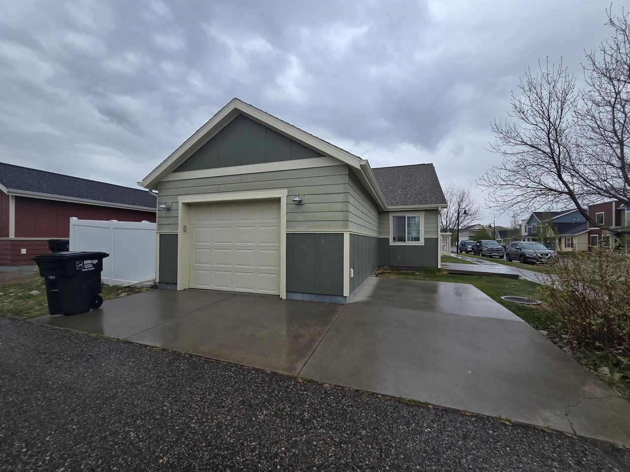 5247 Golden Hollow Rd - Photo 3 of 27