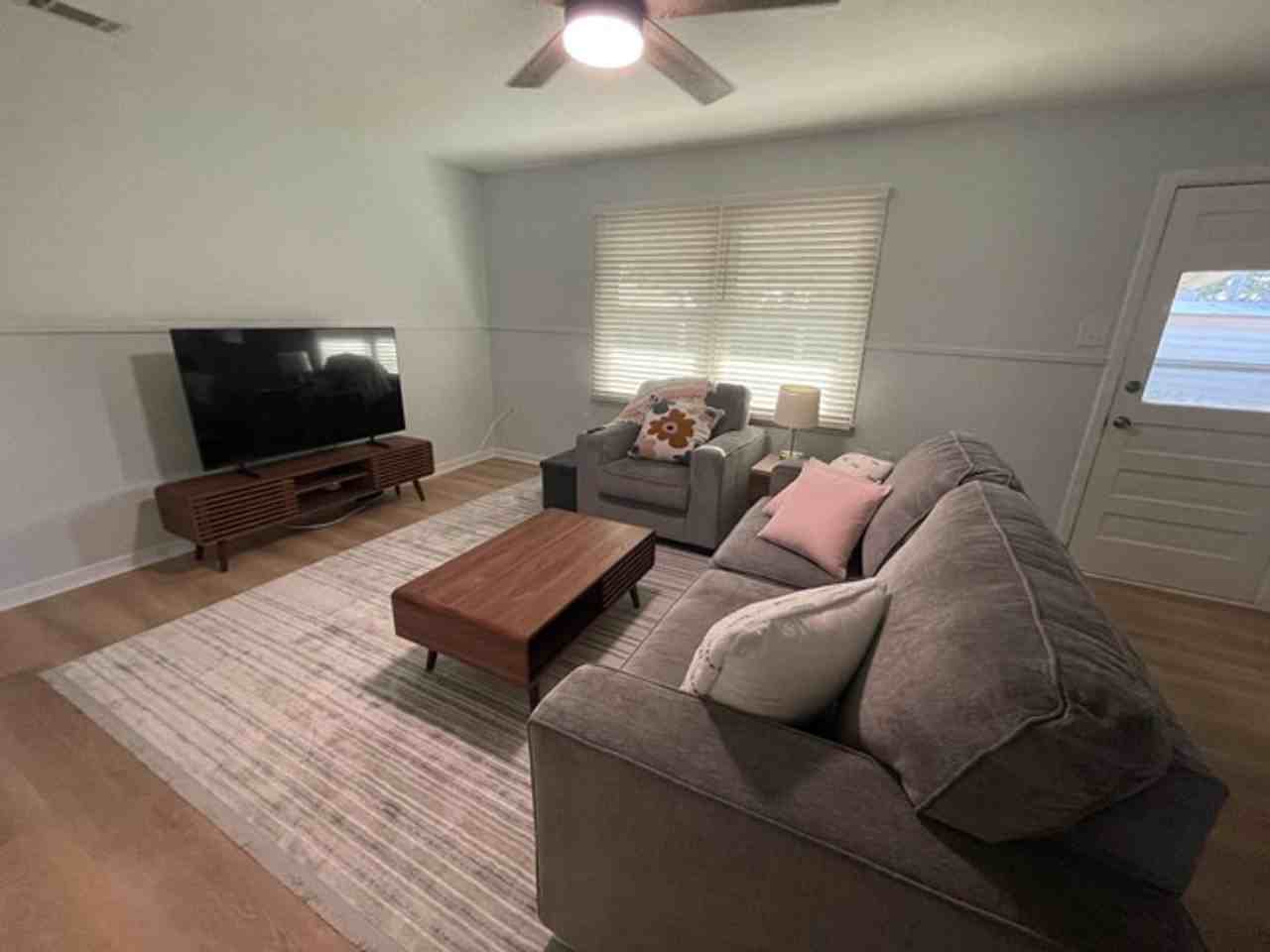 2500 Garfield Ave - Photo 5 of 7