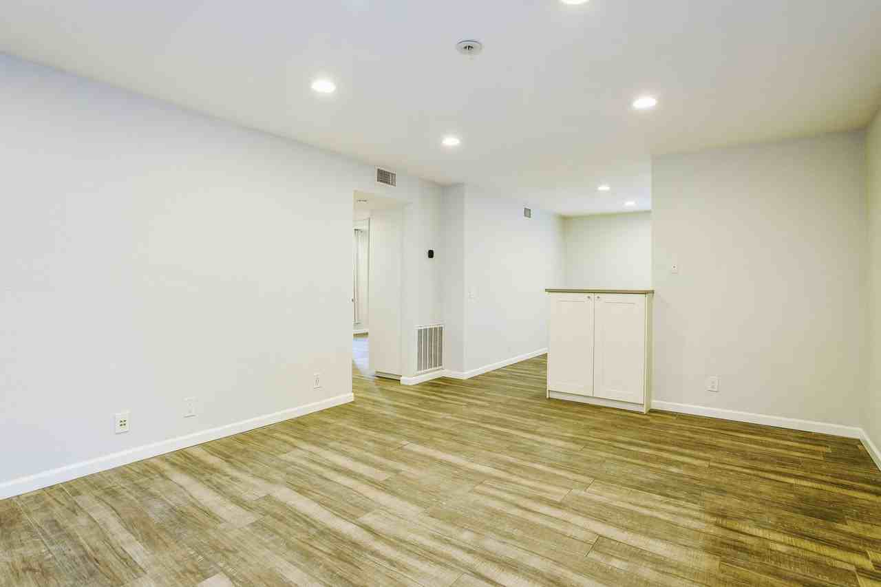 23250 Orange Ave - Photo 4 of 16