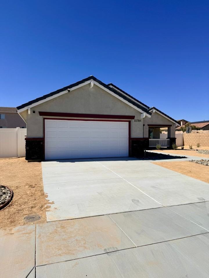 11705 Sebastian St - Photo 3 of 37