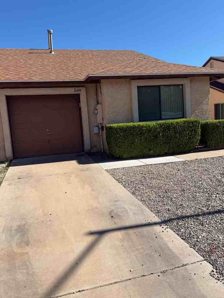 549 Charles Dr - Photo 4 of 24