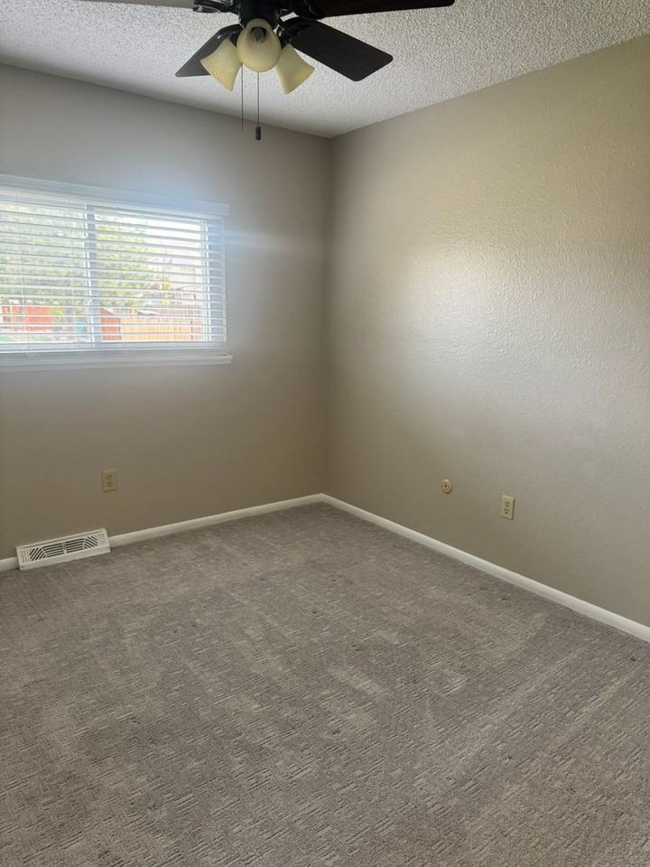 4103 Everton Dr - Photo 6 of 15
