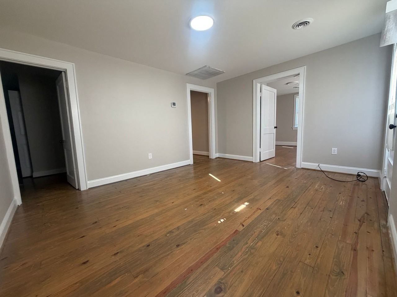 718 Confederate Ave - Photo 2 of 18