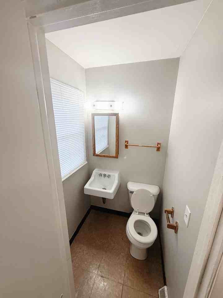 1213 East Ave S - Photo 2 of 8