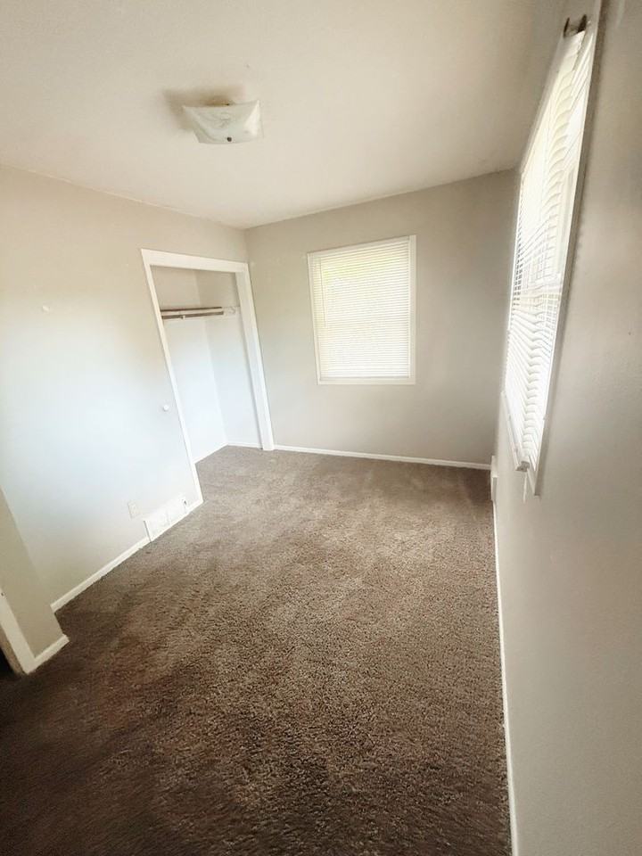 1213 East Ave S - Photo 6 of 8