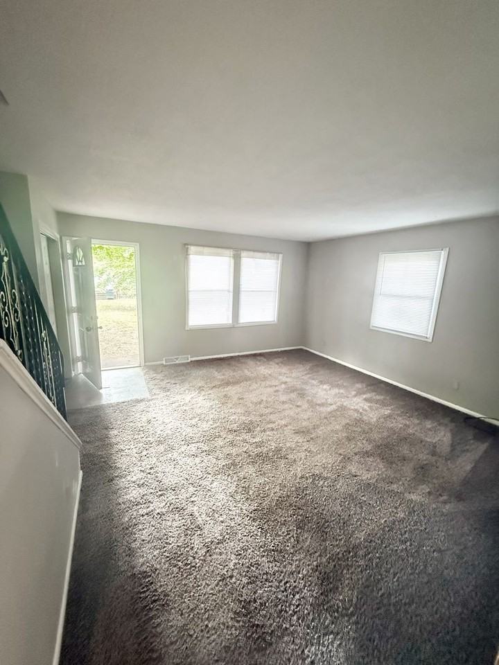1213 East Ave S - Photo 7 of 8
