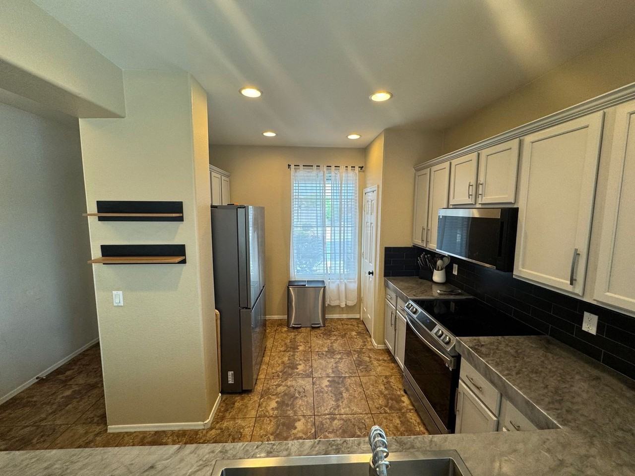 4133 E Cherry Hills Dr - Photo 3 of 24
