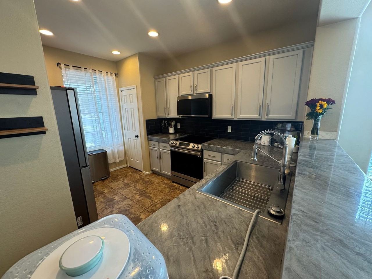 4133 E Cherry Hills Dr - Photo 4 of 24