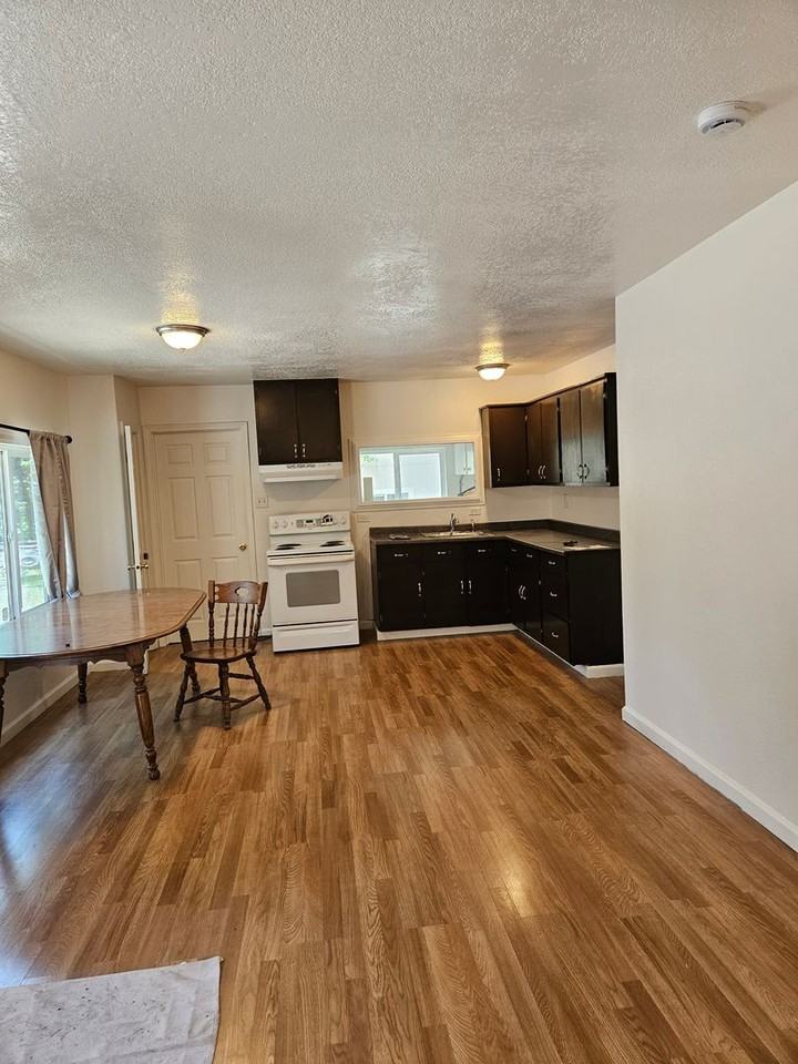 9405 Lower River Rd - Photo 4 of 13
