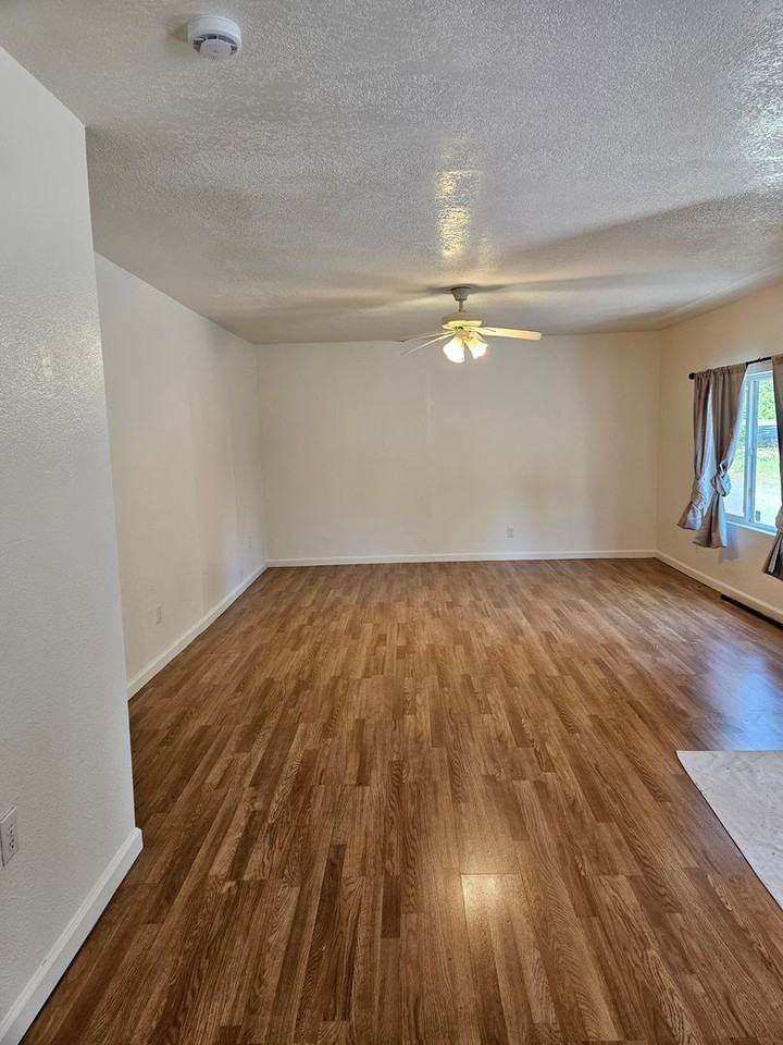 9405 Lower River Rd - Photo 5 of 13