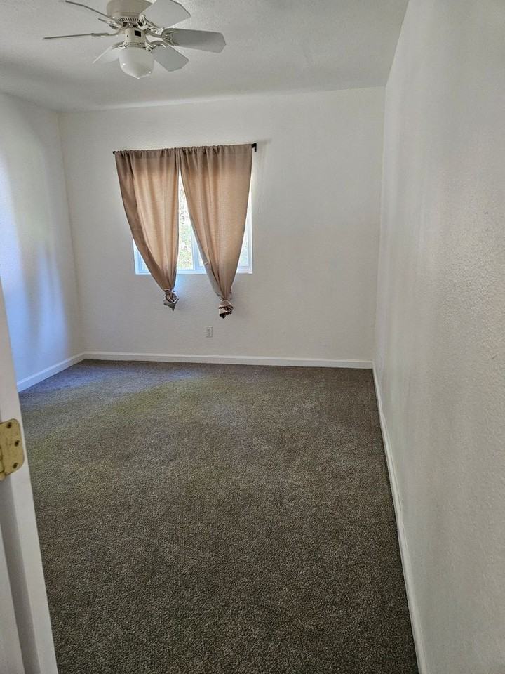 9405 Lower River Rd - Photo 6 of 13