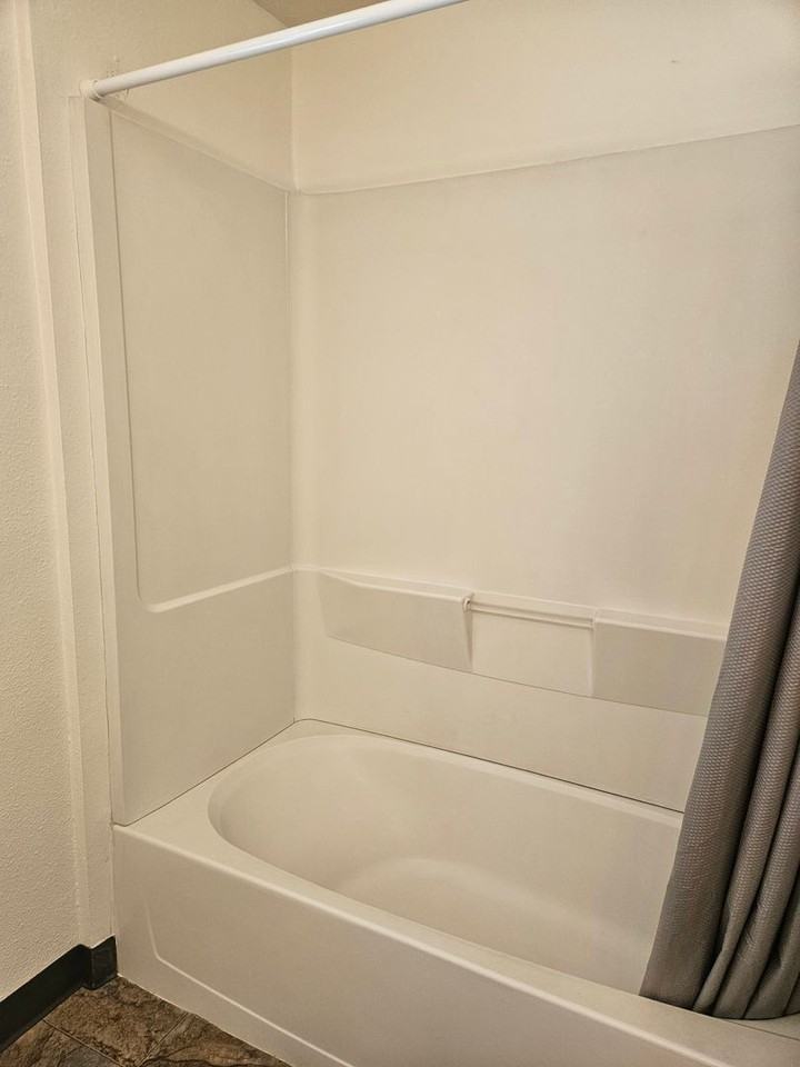 9405 Lower River Rd - Photo 7 of 13