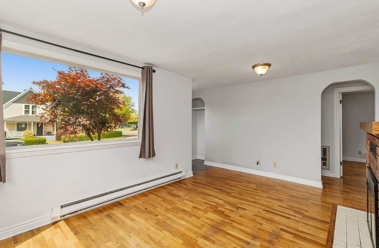 229 Avenue F - Photo 2 of 29