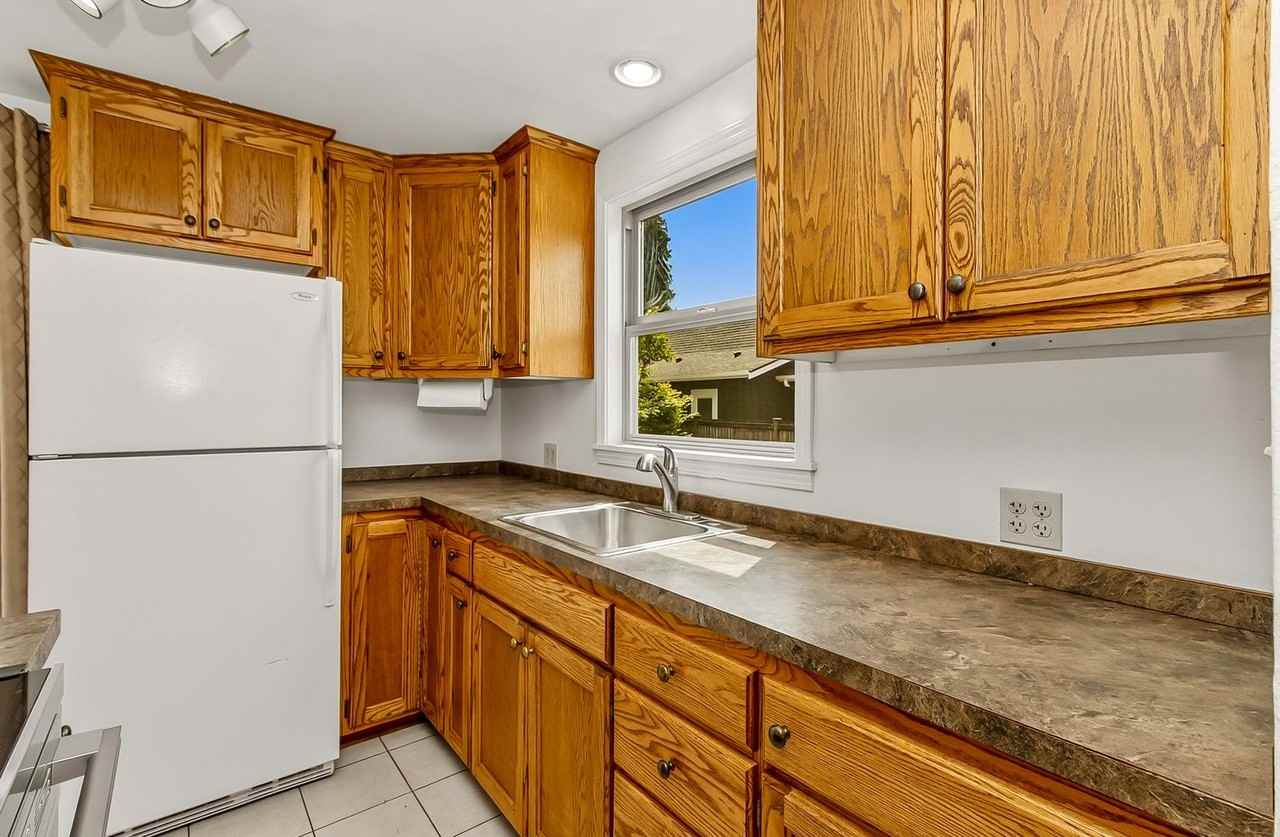 229 Avenue F - Photo 6 of 29