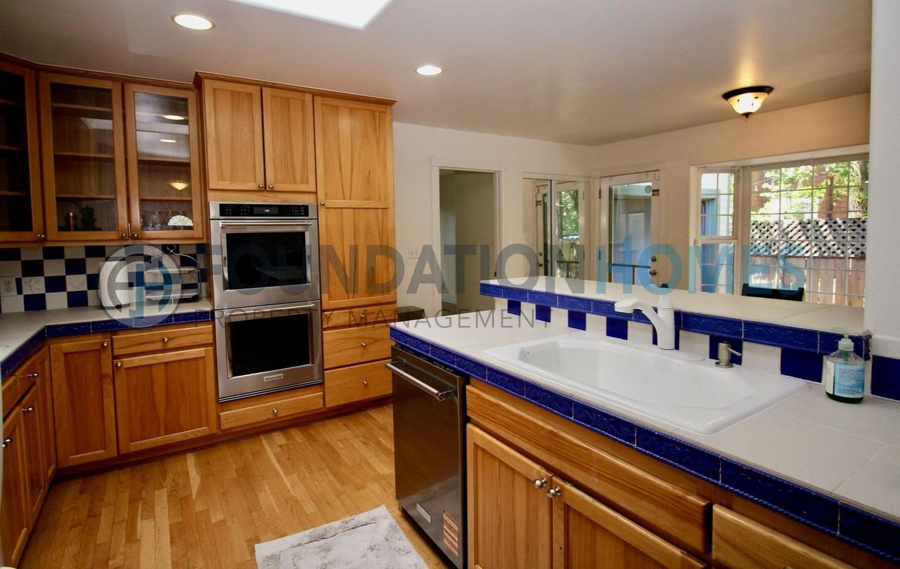 9 Scenic Ave - Photo 2 of 17